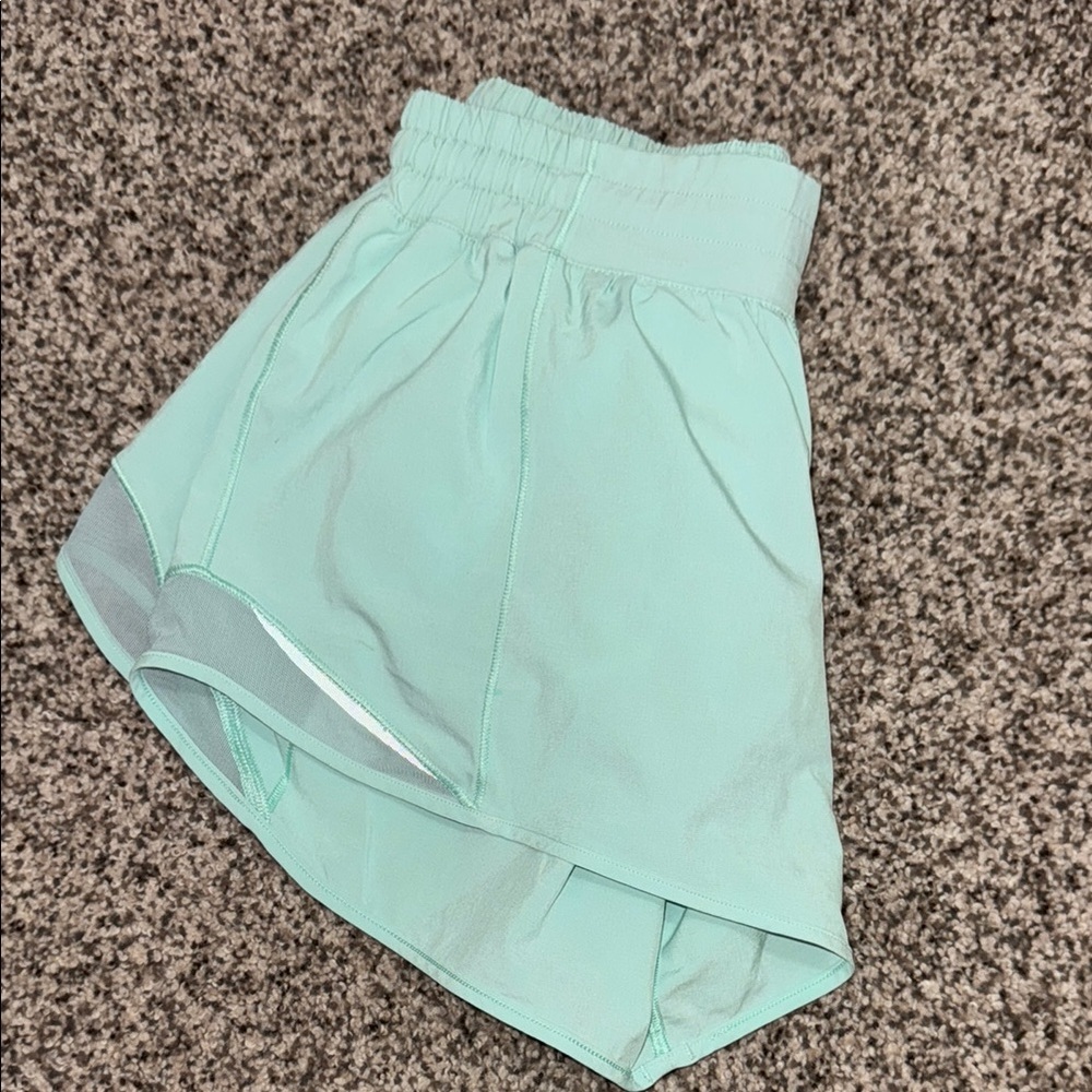 Lululemon Athletica Green Athletic Shorts High Waist Lightweight